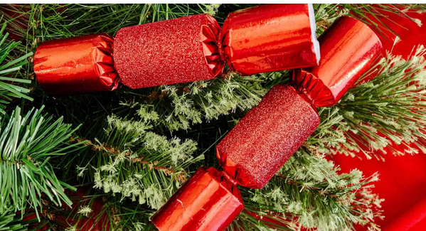 Crackers That Sparkle: Add Glamour to Your Christmas Gathering post thumbnail image